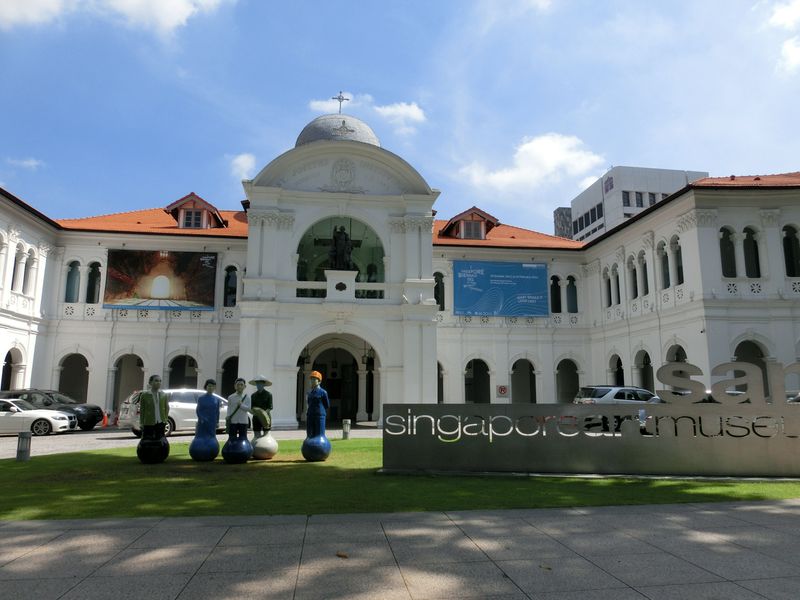 Singapore Art Museum, vorne: Nguyen Tran Nam (Vietnam), We Never Fell, 2010