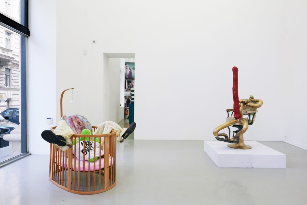 Meyer Kainer Galerie Exhibition Curated By Kris Lemsalu & Sarah Lucas. Foto: Marcel Koehler