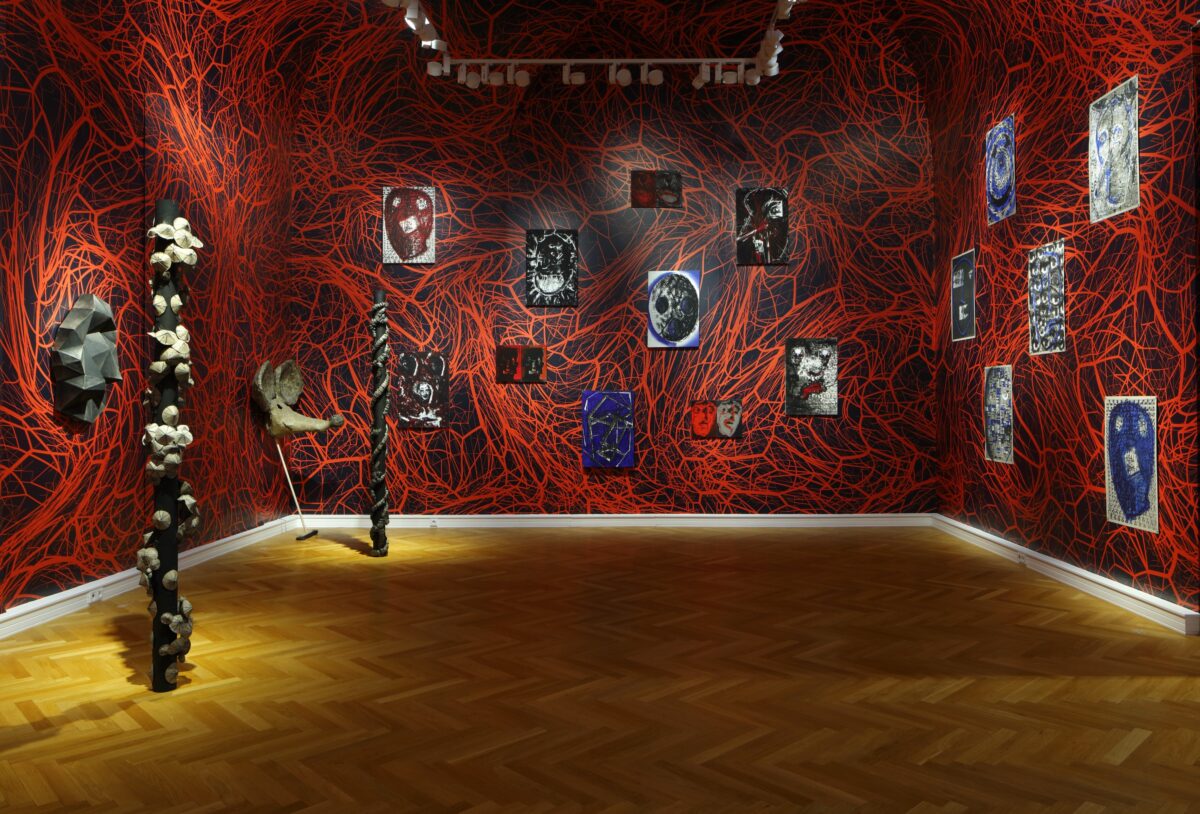 Ausstellungsansicht_Peter Kogler_1.jpg Ausstellungsansicht „Peter Kogler. Alphabet City“, 28.08.25-08.02.26, Francisco Carolinum Linz Foto: Rainer Iglar